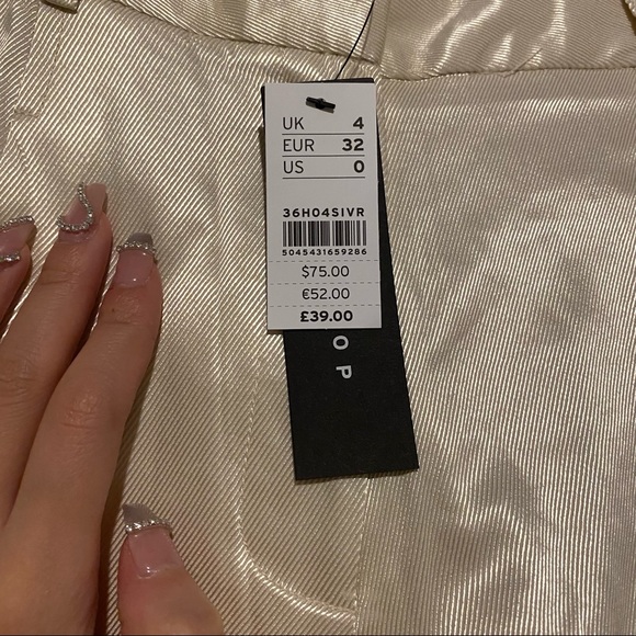 Topshop satin effect midi shorts size 0 - Picture 3 of 3